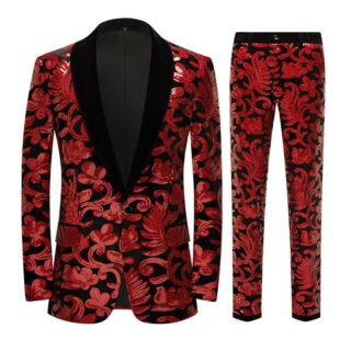 Blazer et pantalons assortis en velours pour homme avec motifs en sequins rouges, sur fond blanc