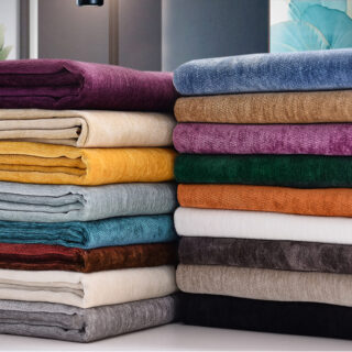 Tissu en velours uni tissé "chenille"